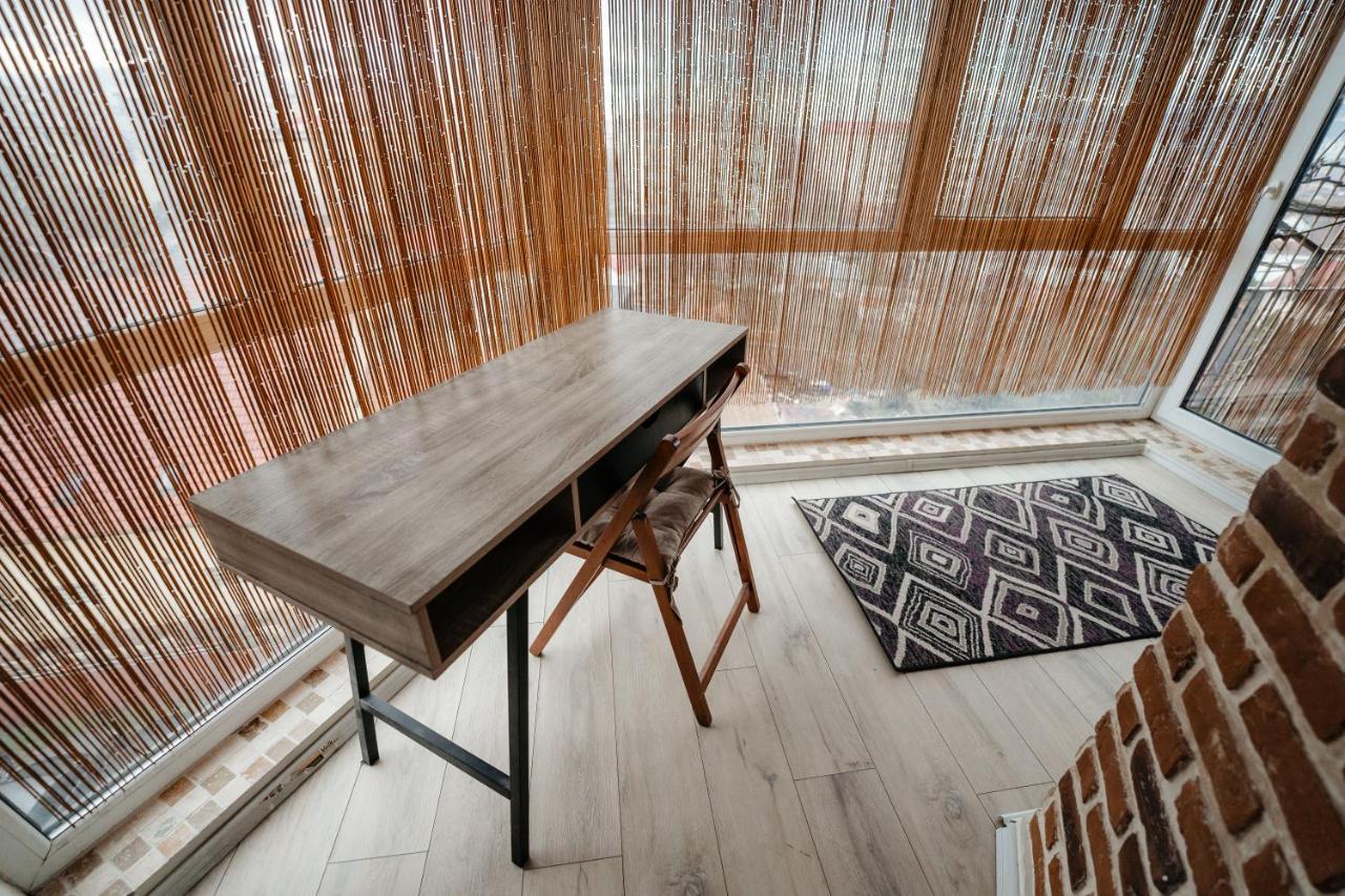 Bright And Cozy Design Apt With Office Apartment Cluj-Napoca Exterior foto